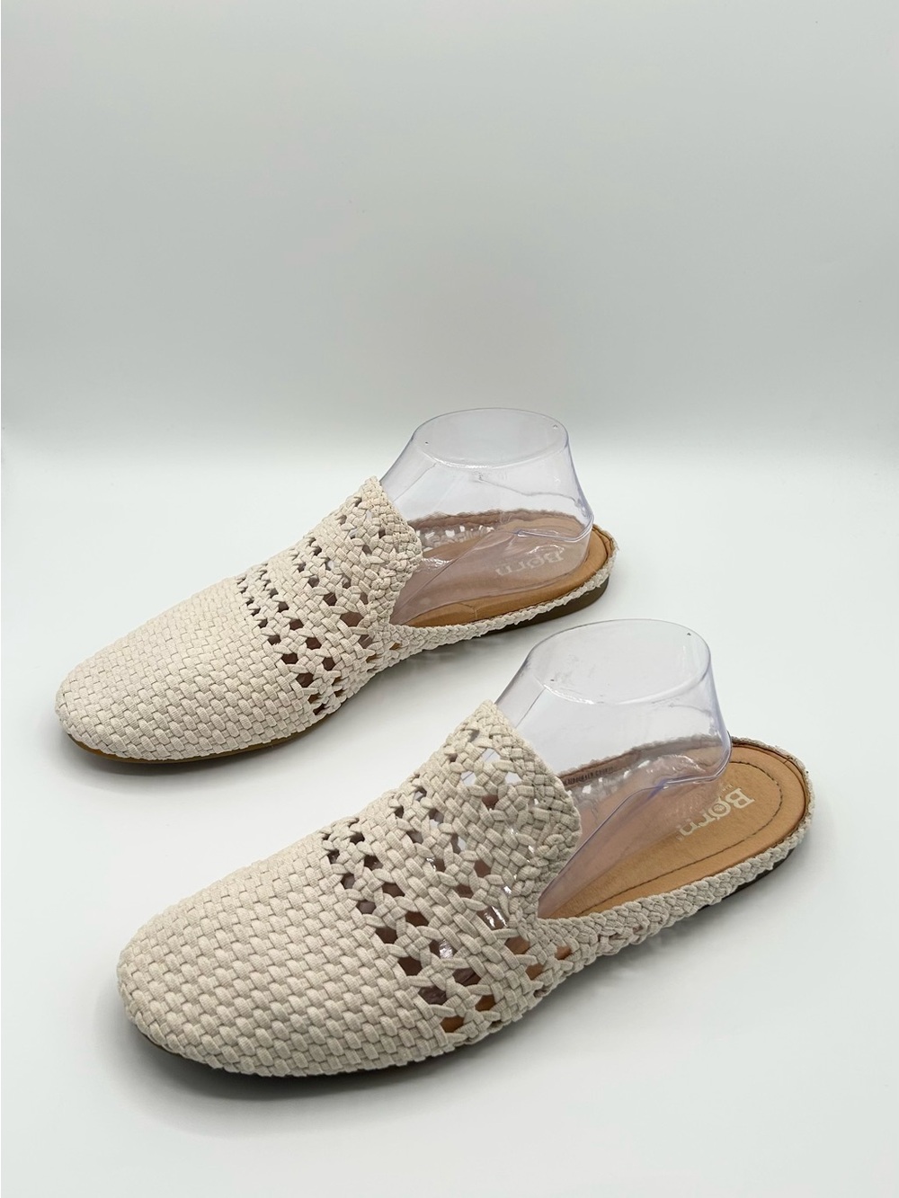 Born Cream Ivory Slip On Flats Mules Sandals Women’s Size 10 - Picture 2 of 7